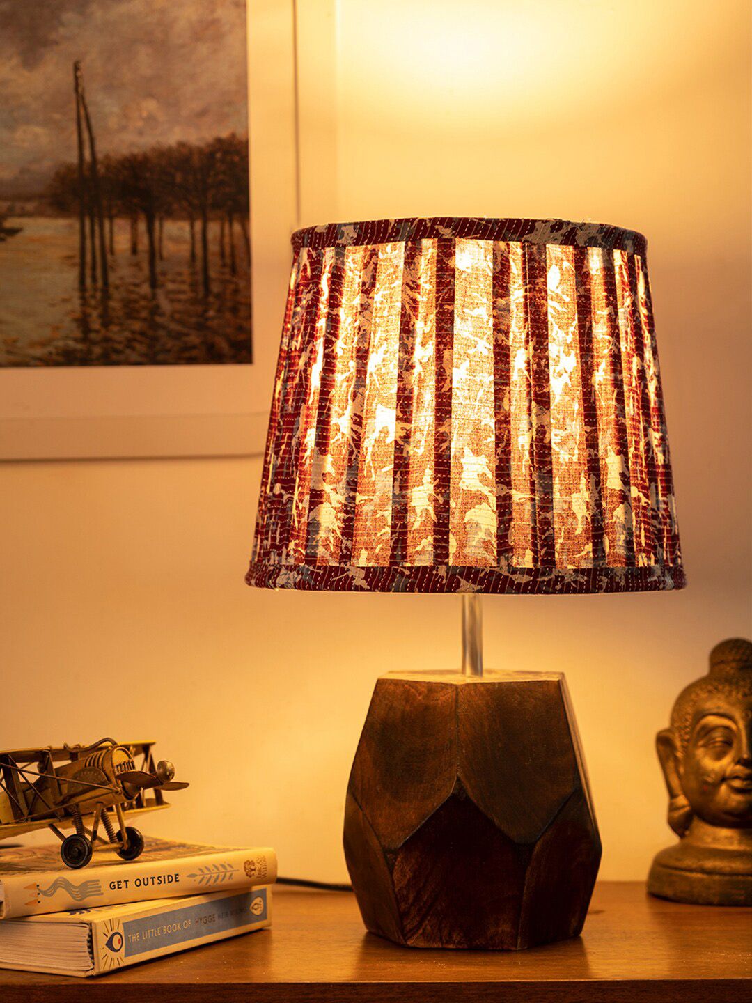 green girgit Maroon Printed Wooden Table Lamp With Shade Price in India