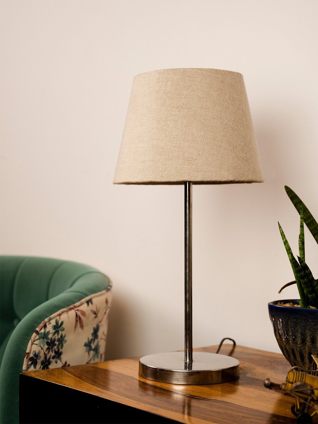green girgit Brown Solid Metal Table Lamp With Shade Price in India
