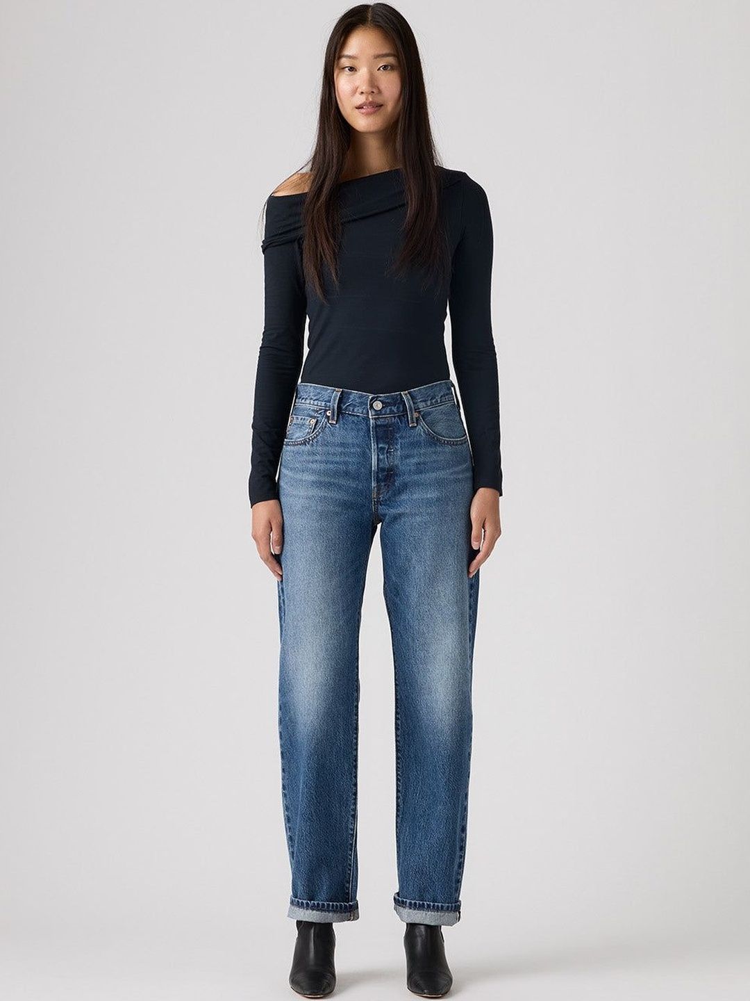 Classic Relaxed Fit Mid-Rise Light Fade Jeans