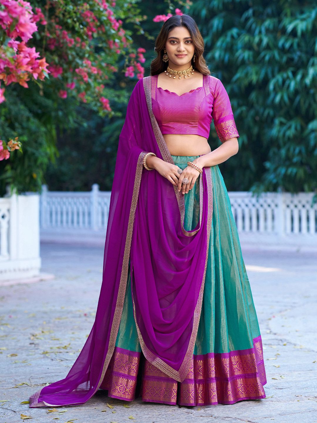 Buy LOOKNBOOK ART Traditional Kanchipuram Zari Woven Lehenga Choli