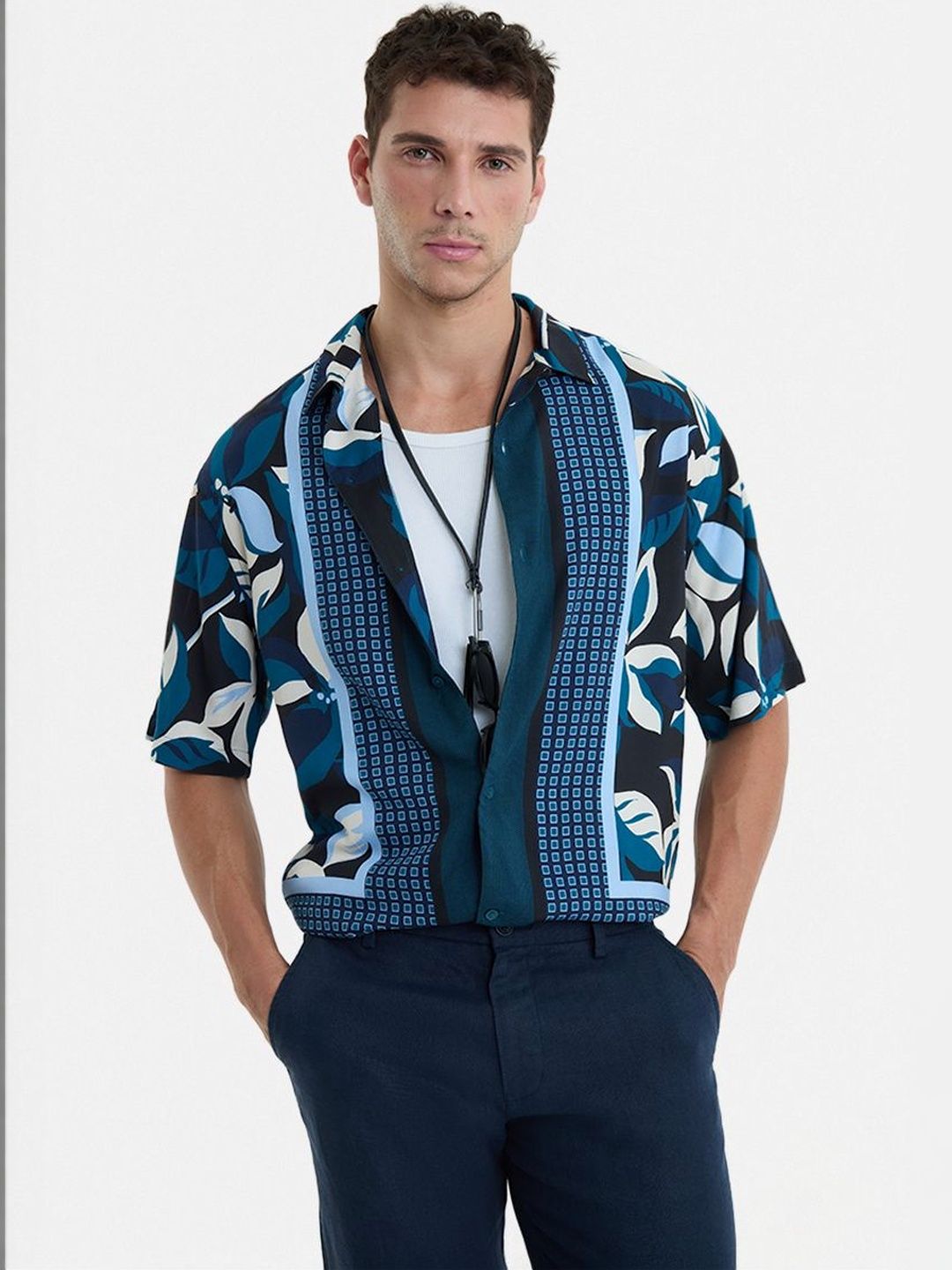 Snitch Men Printed Casual Shirt