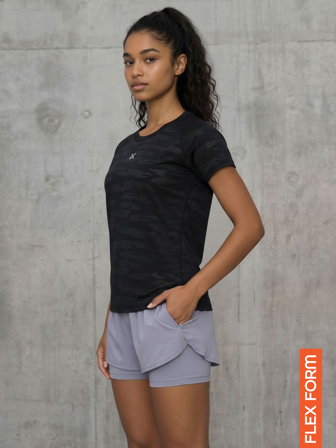 HRX by Hrithik Roshan HRX by Hrithik Roshan Self Design Textured Rapid-Dry Slim Fit Running T-shirt
