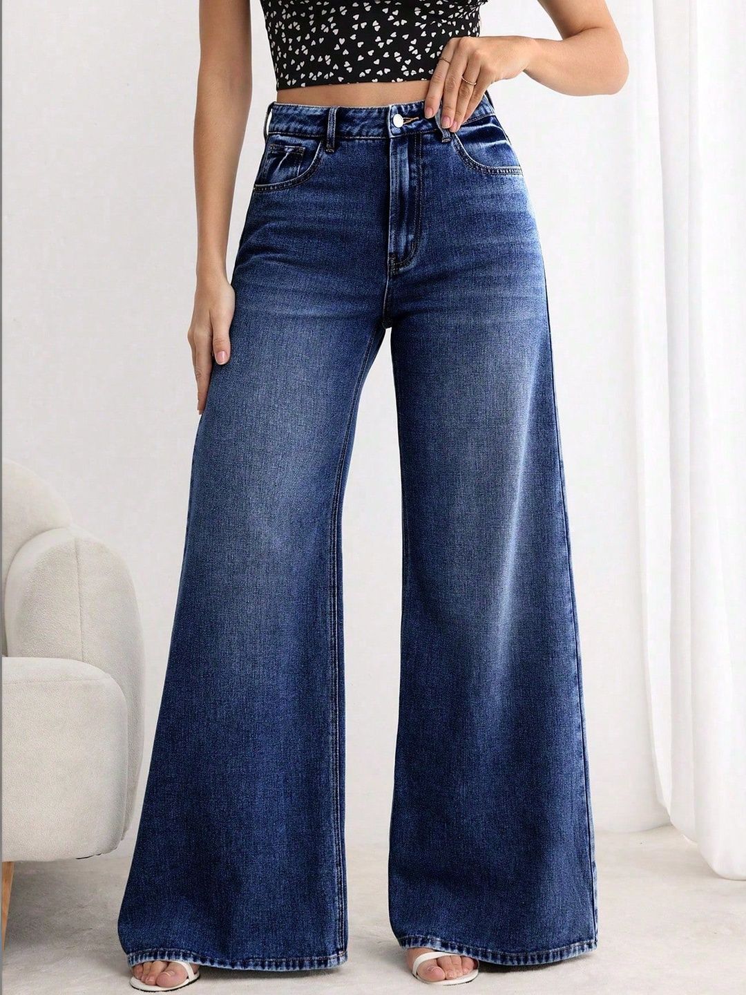The Roadster Lifestyle Co Women Clean Look Wide Leg Fit Jeans