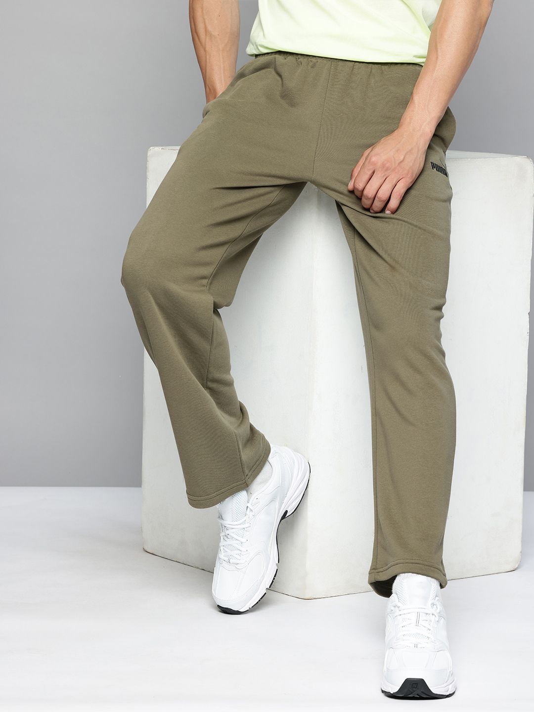 Puma Puma Essentials Men Relaxed Fit Track Pants