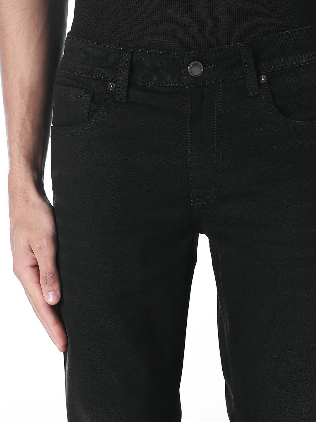 Relaxed Fit Low-Rise Light Fade Stretchable Jeans
