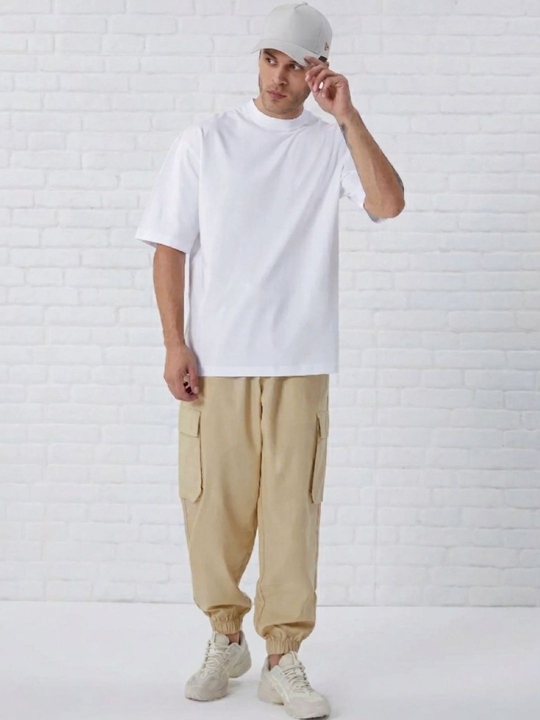 Besick Men Round Neck Regular Sleeves T-shirt