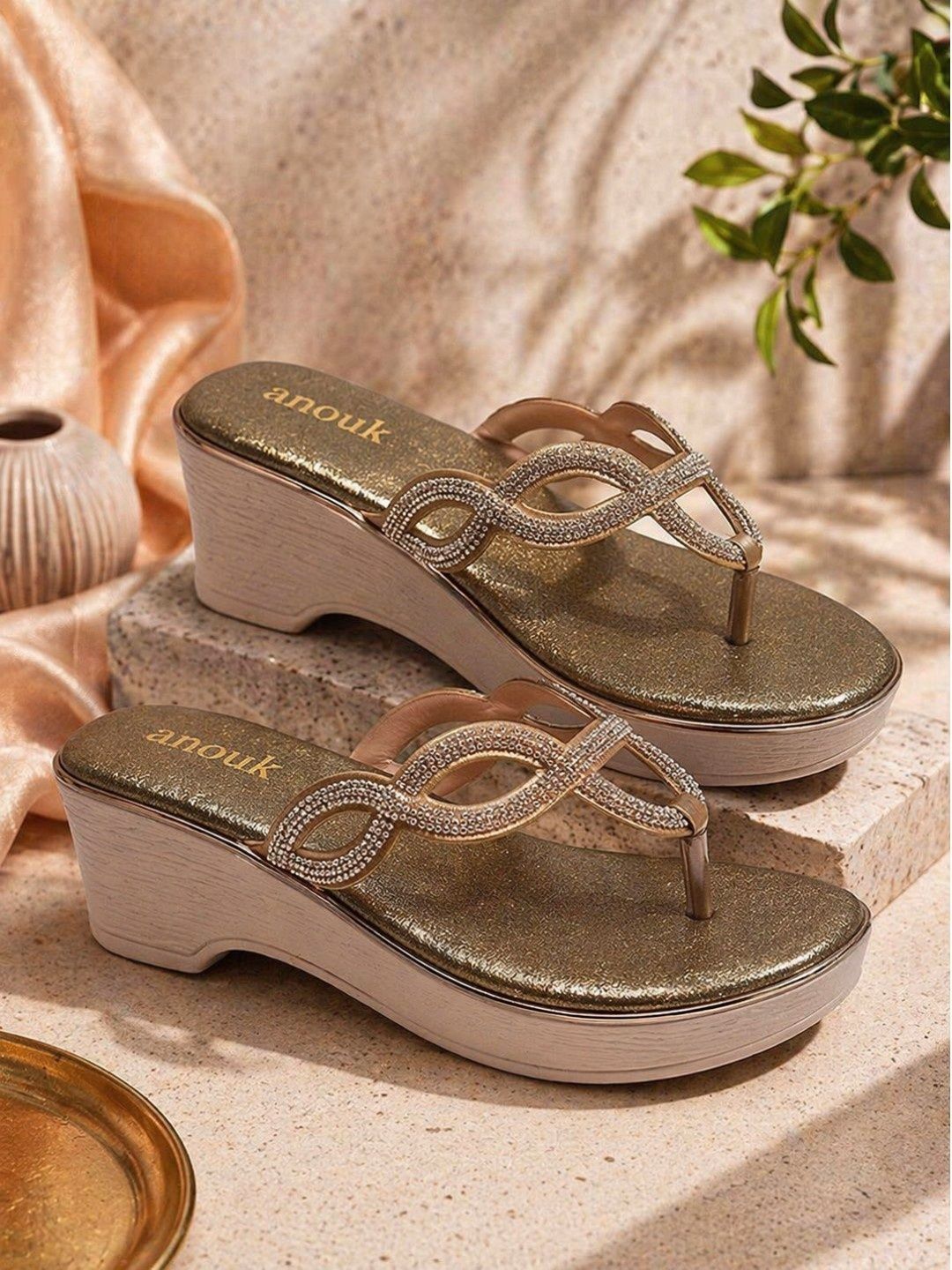 Anouk Wedge with