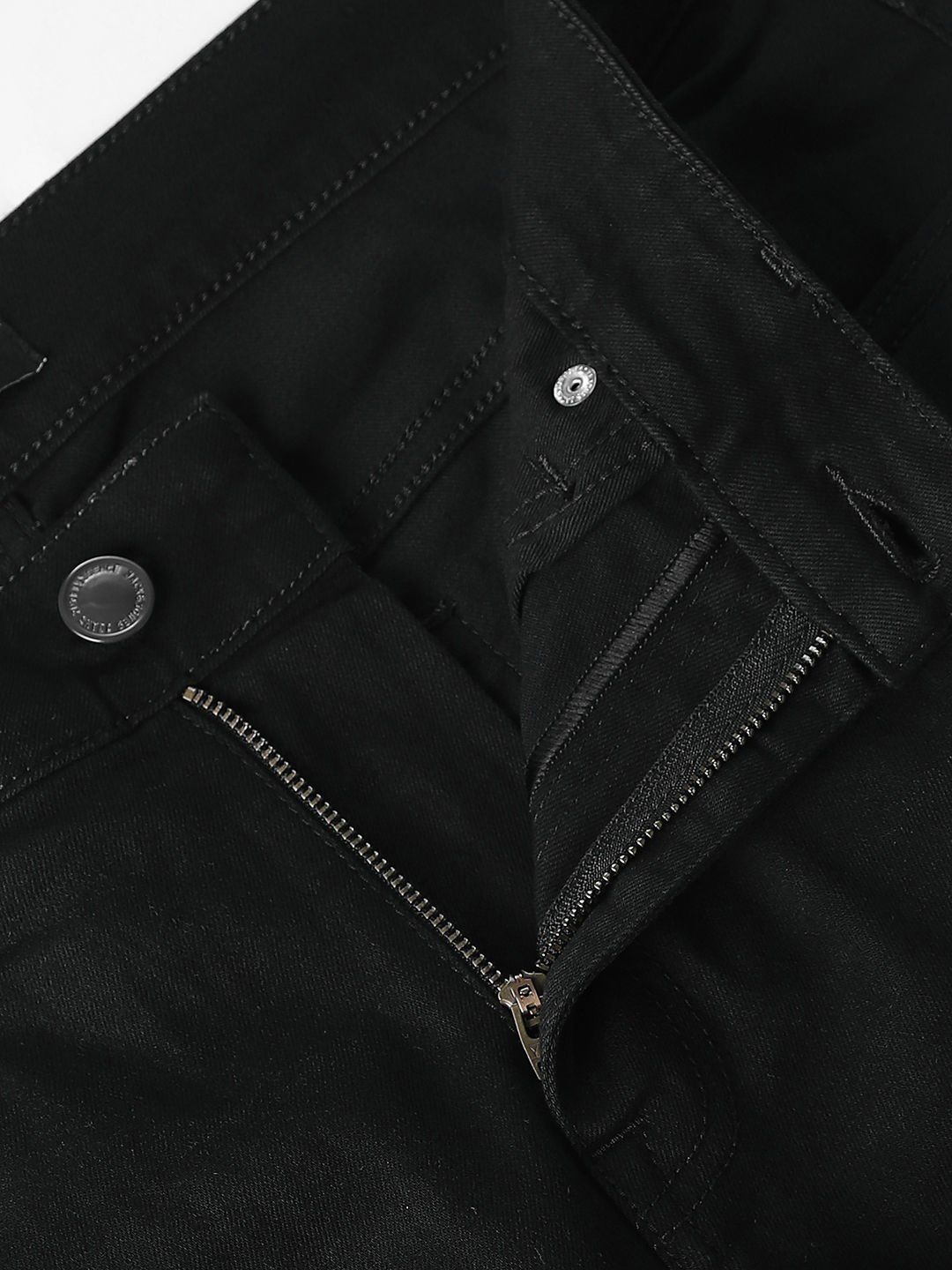 Relaxed Fit Low-Rise Light Fade Stretchable Jeans