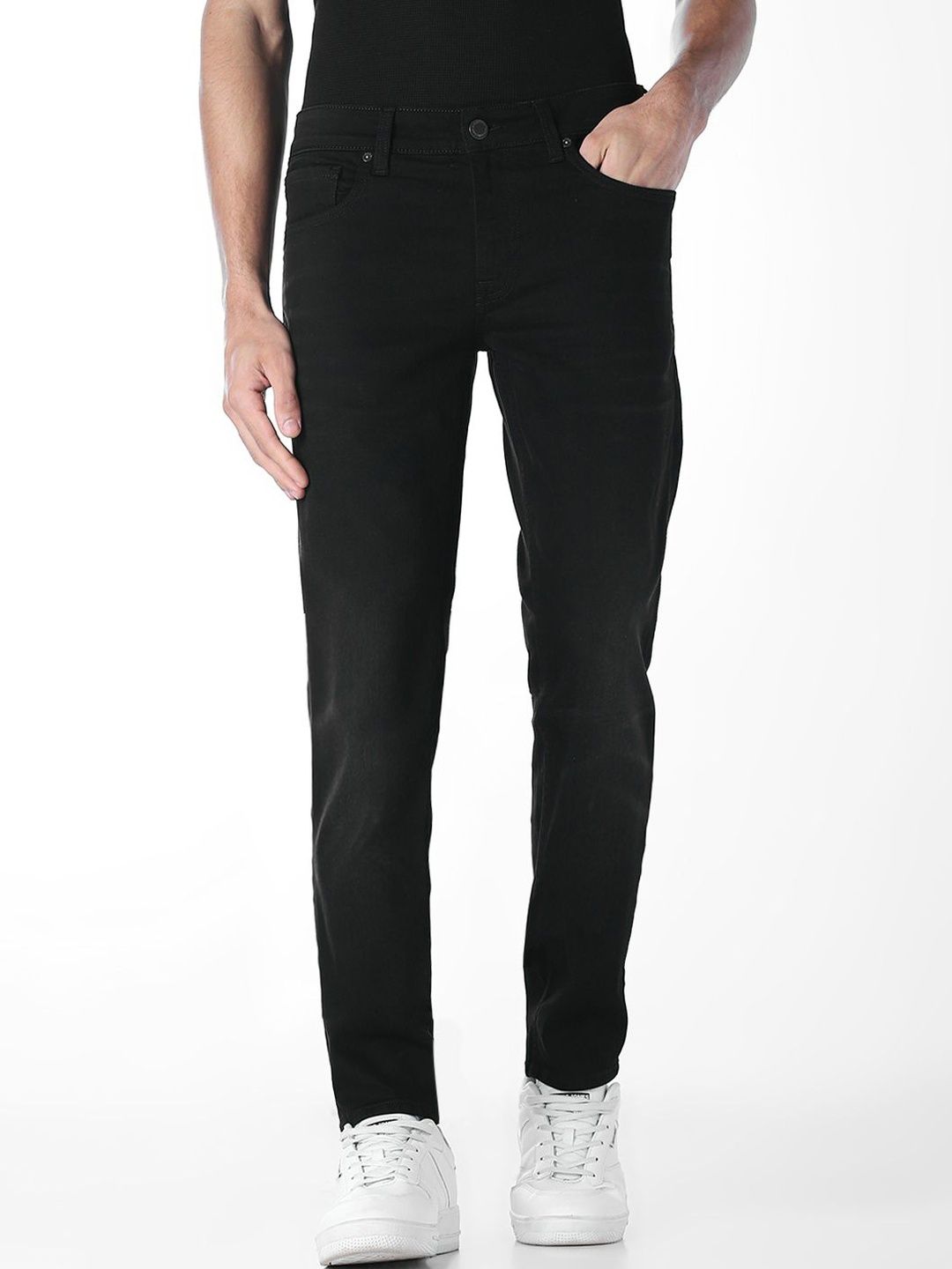 Relaxed Fit Low-Rise Light Fade Stretchable Jeans