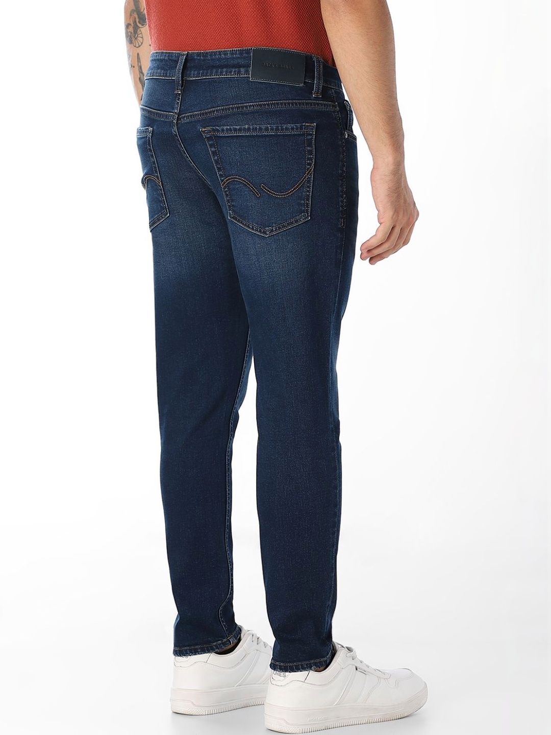Slim Fit Mid-Rise Mildly Distressed Light Fade Stretchable Jeans