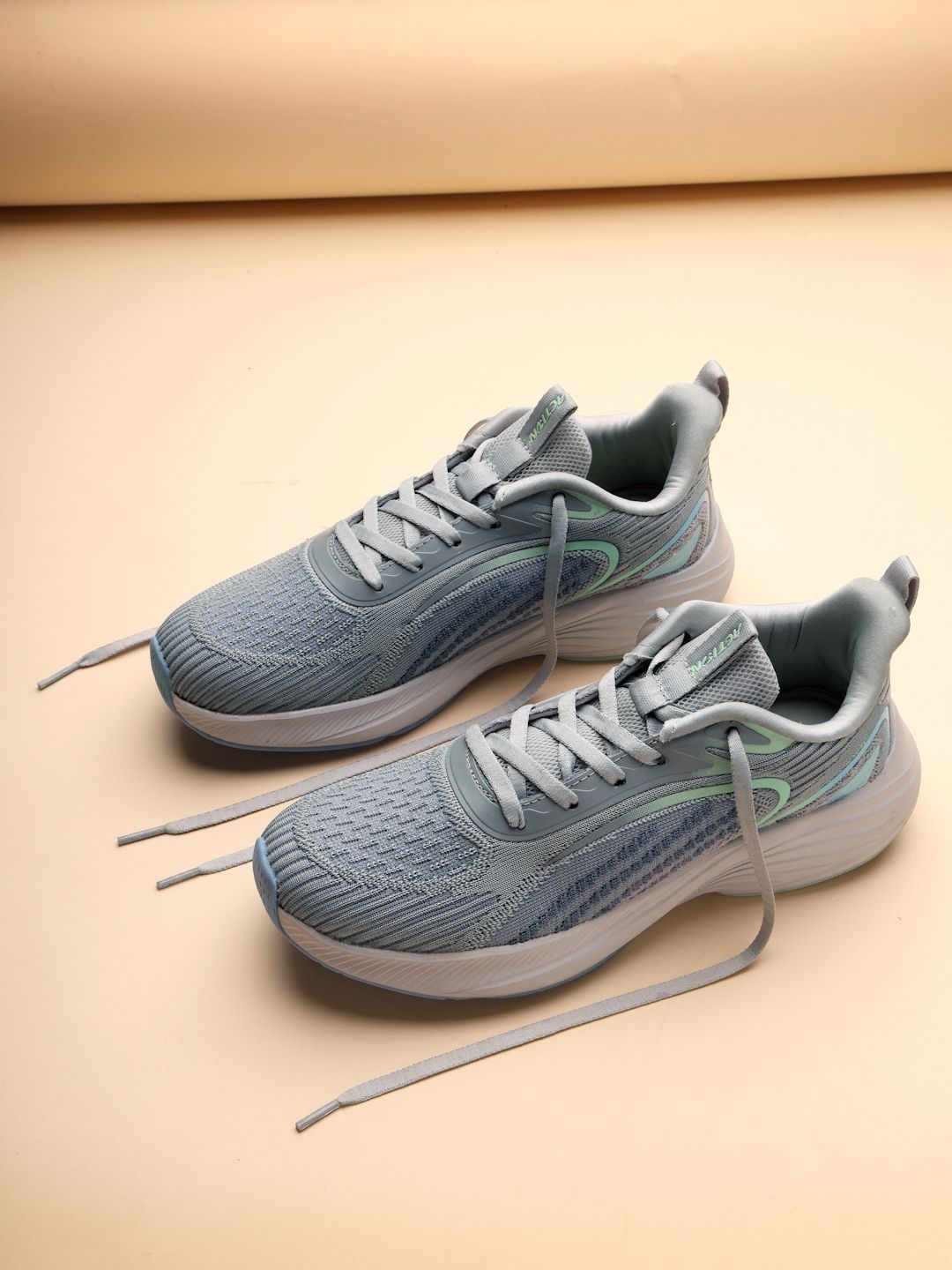 Action Men Mesh Running Non-Marking Shoes