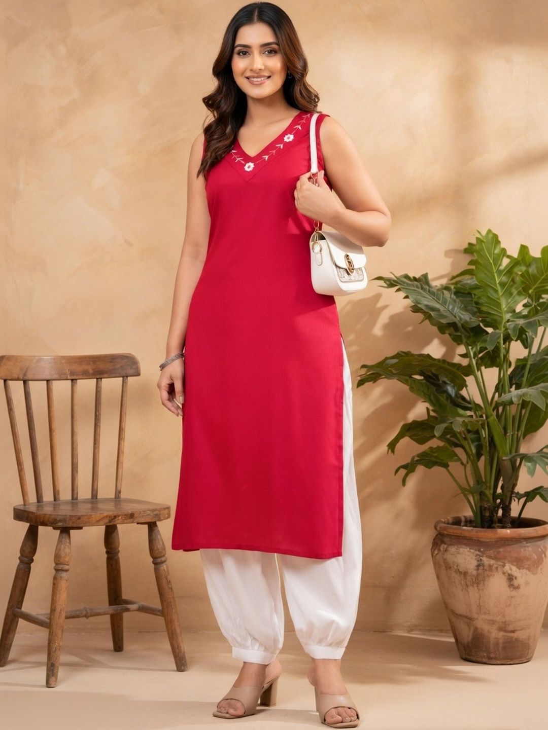 Sangria FUZN Women Embellished Thread Work Kurta