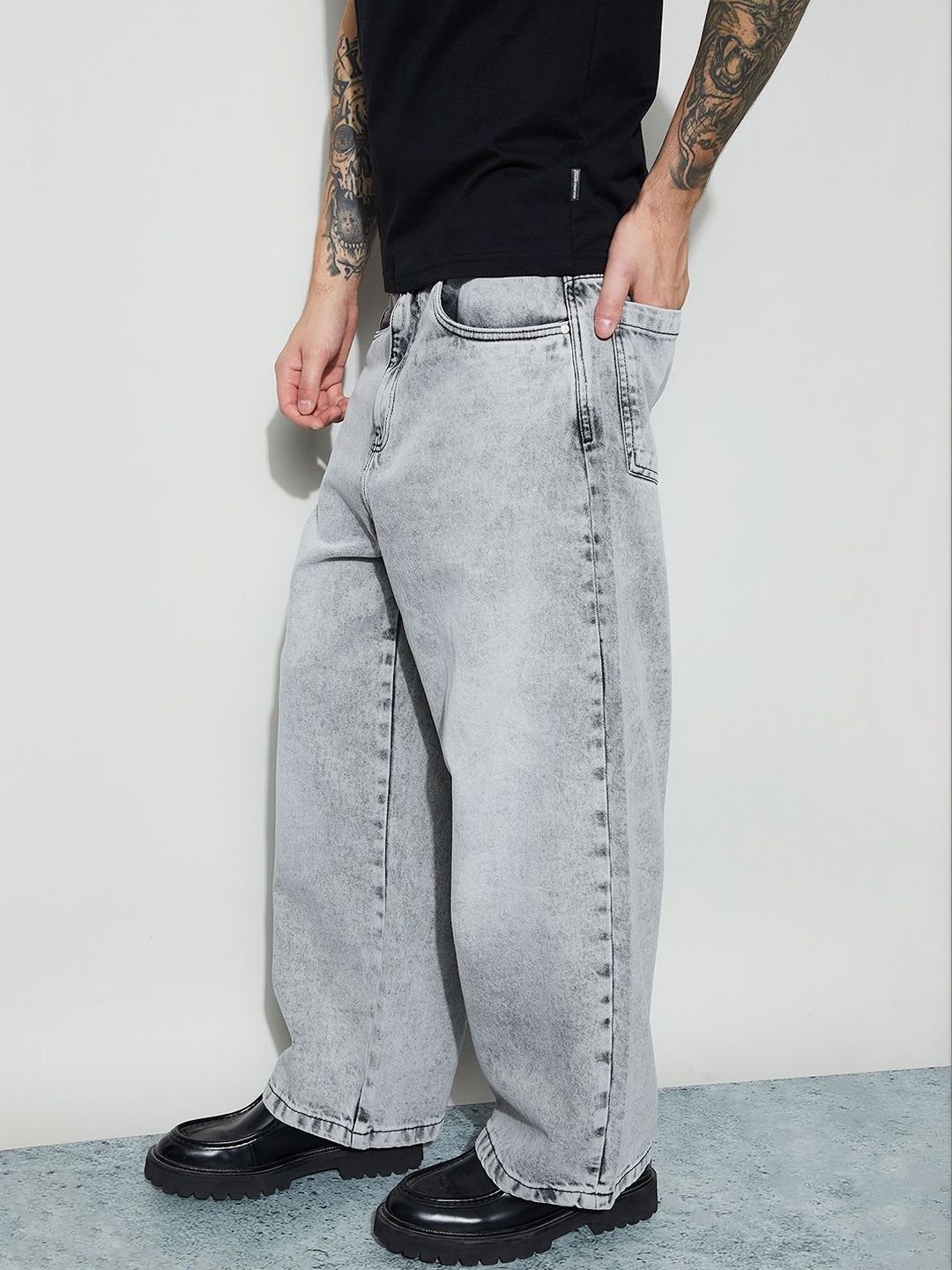Forca by Lifestyle Men Wide Leg Mid-Rise Light Fade Jeans