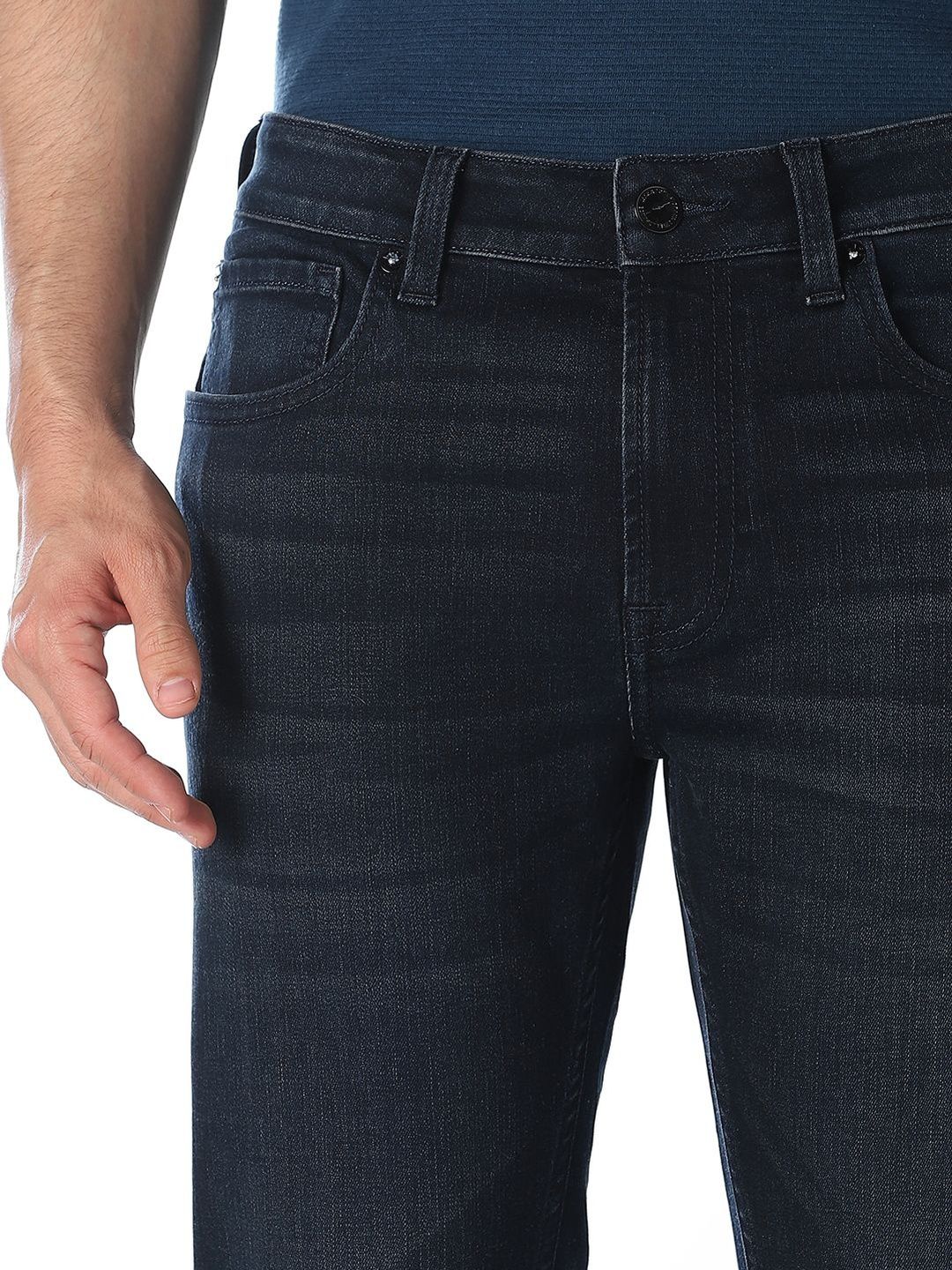 Skinny Fit Low-Rise Light Fade Stretchable Jeans