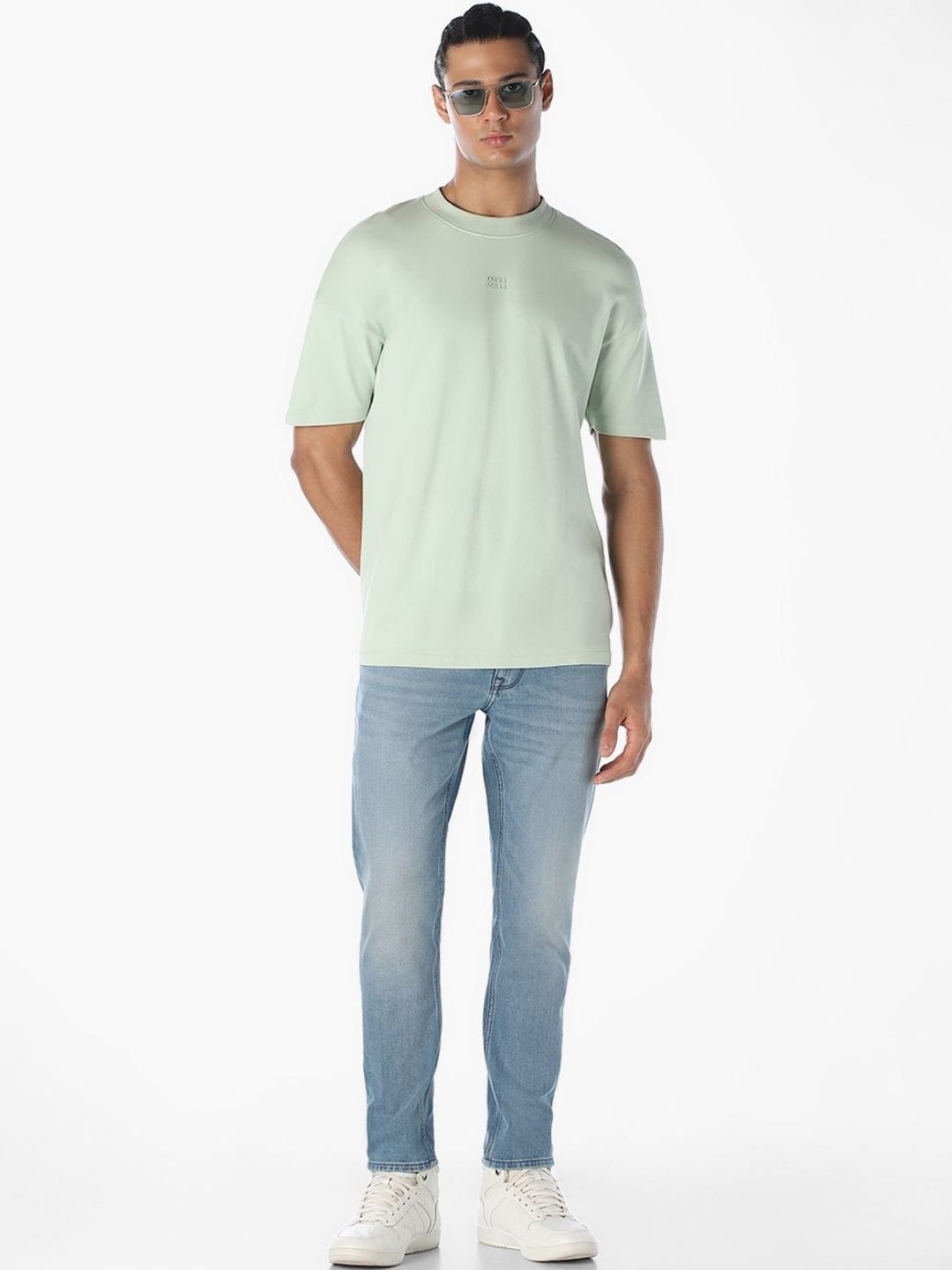 Slim Fit Mid-Rise Light Fade Stretchable Jeans