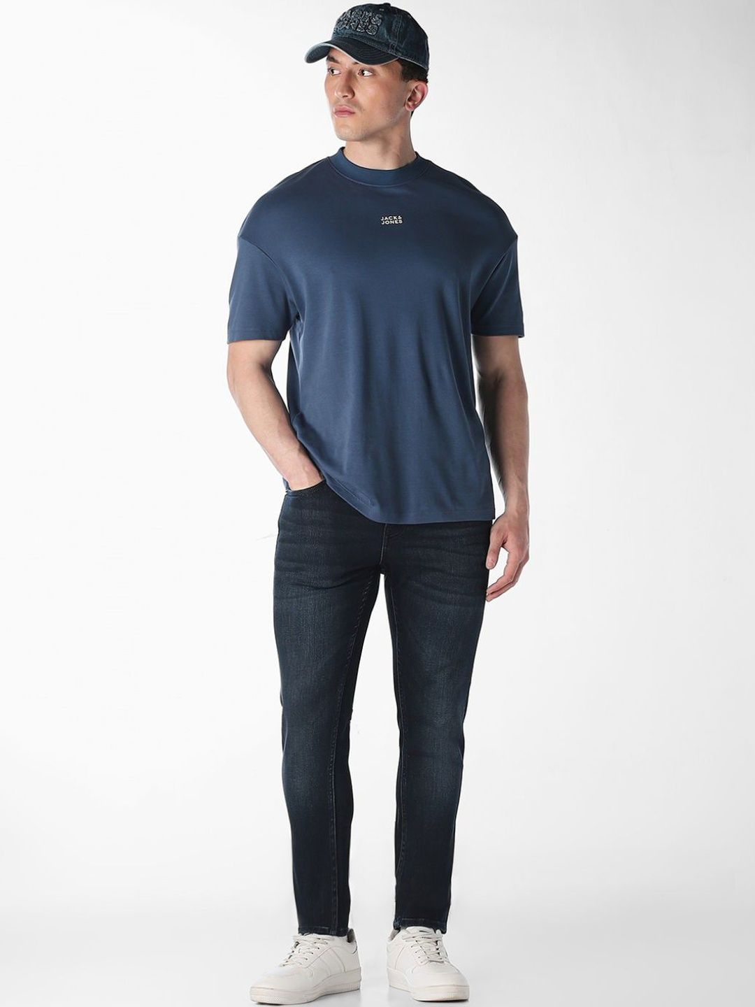 Slim Fit Low-Rise Light Fade Stretchable Jeans
