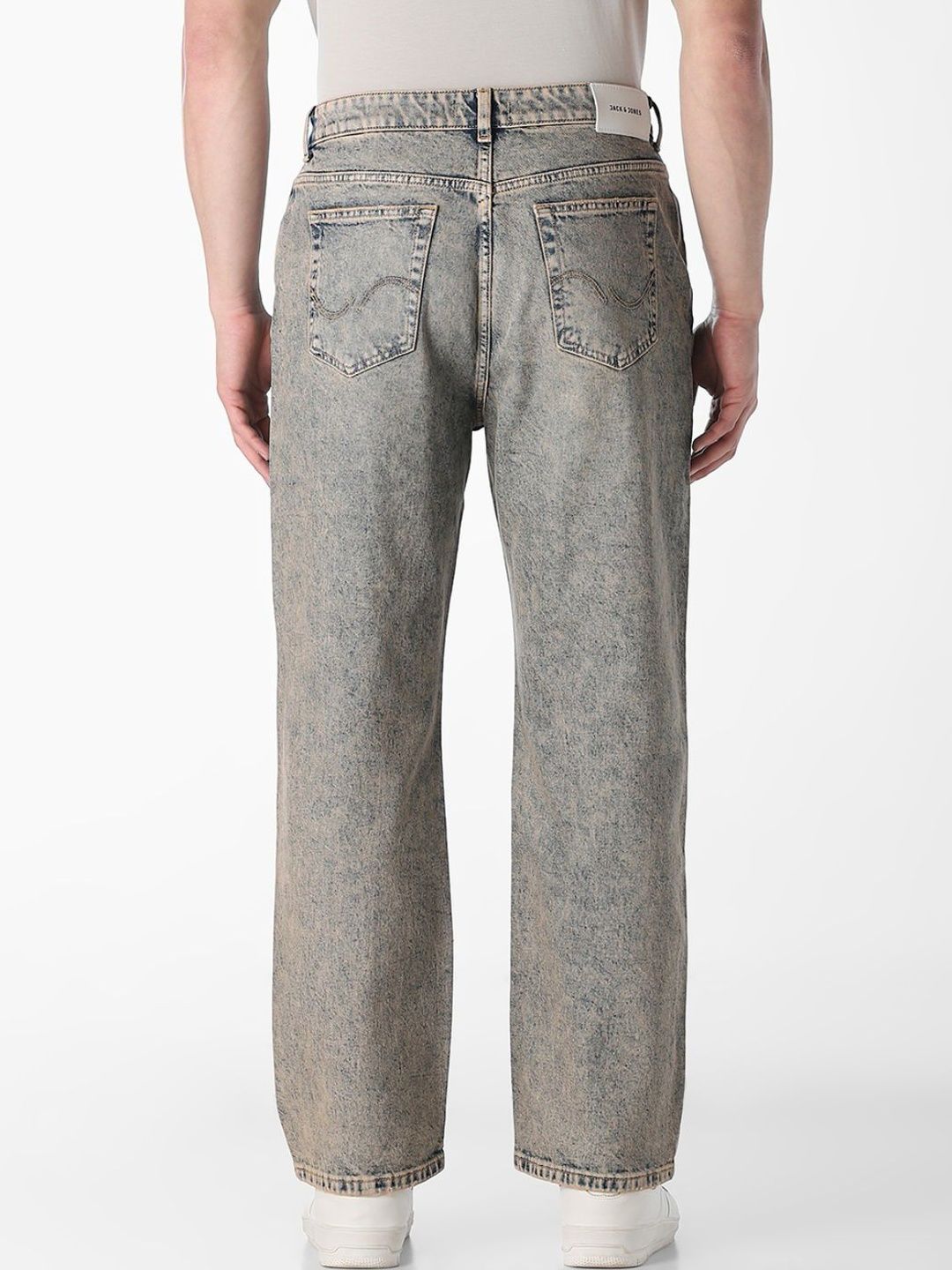 Relaxed Fit Low-Rise Heavy Fade Stretchable Jeans