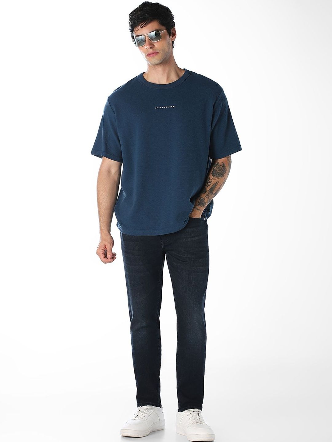 Skinny Fit Low-Rise Light Fade Stretchable Jeans