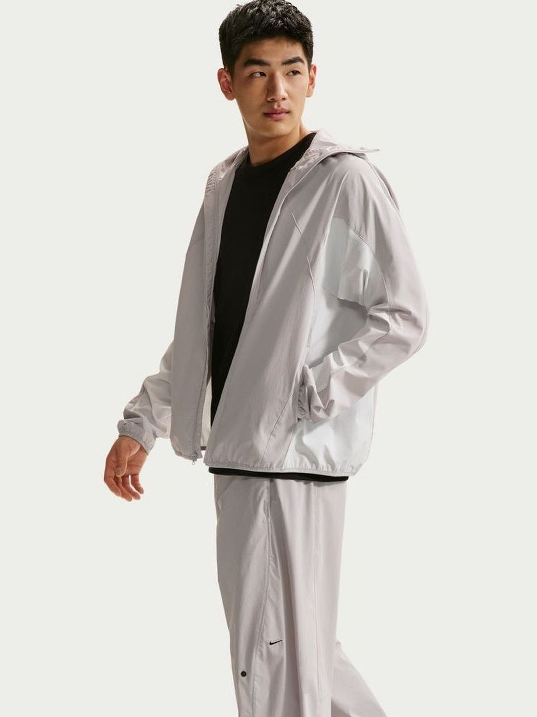 Nike Tech Helios Men's Dri-FIT Long-Sleeve Shell