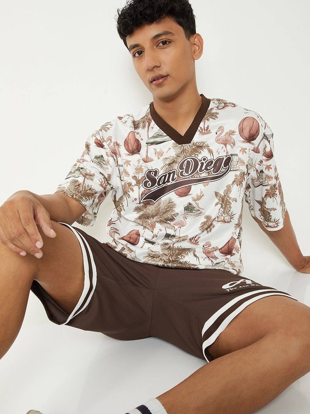 max Men Printed V-Neck Tropical T-shirt
