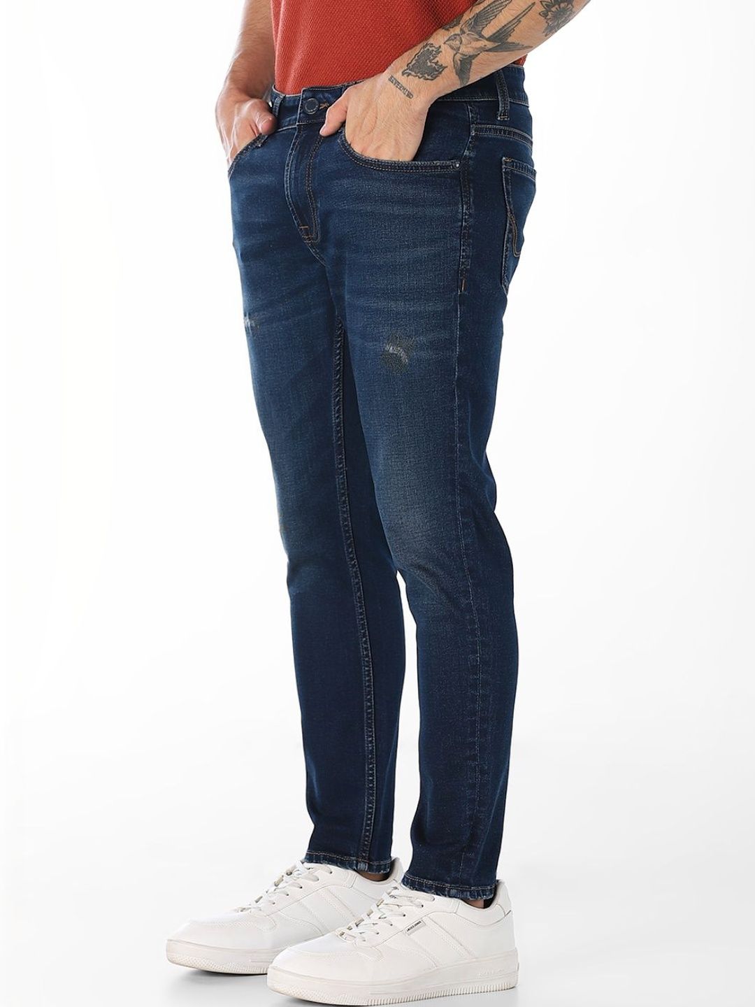 Slim Fit Mid-Rise Mildly Distressed Light Fade Stretchable Jeans