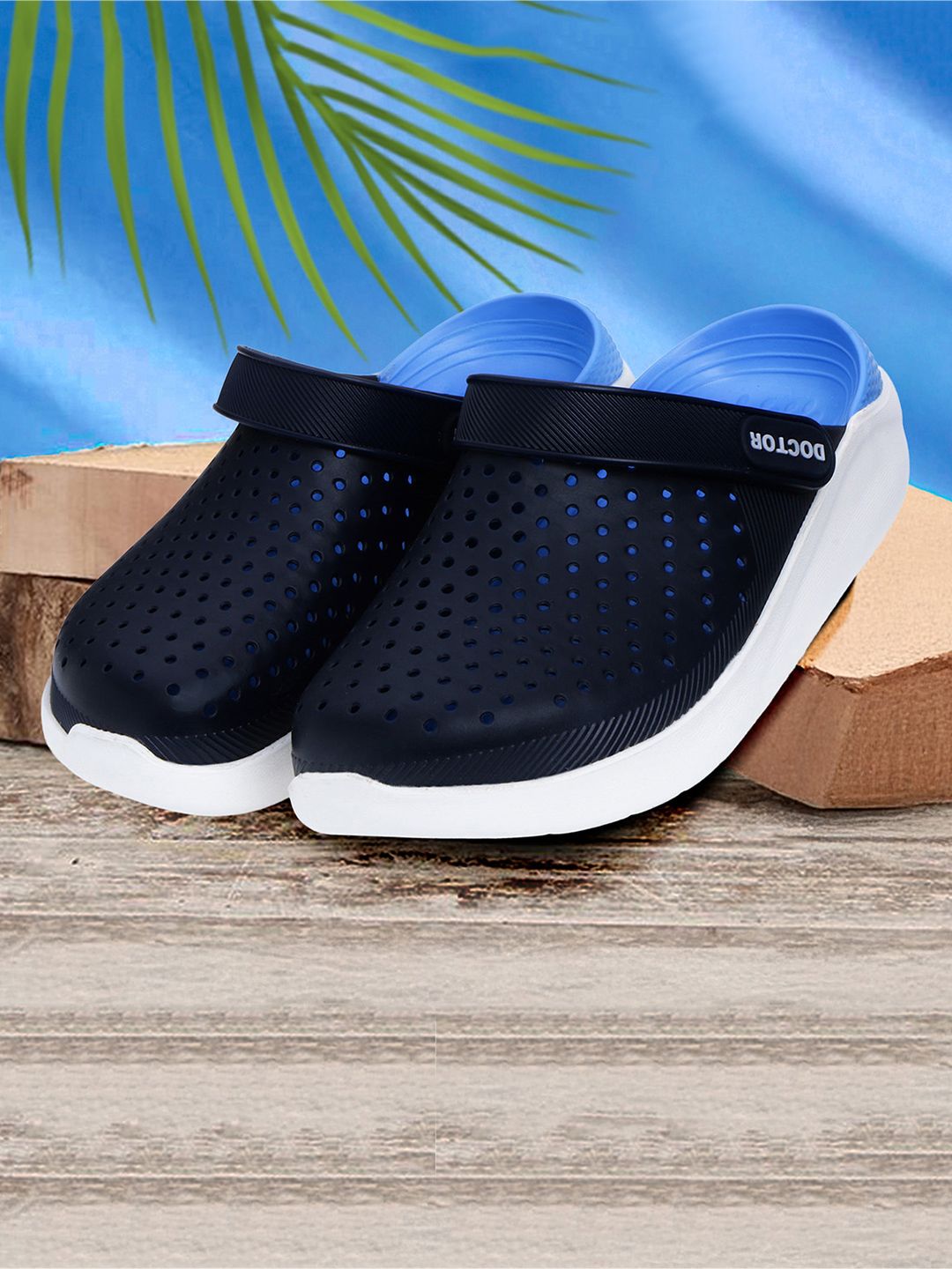 DOCTOR EXTRA SOFT Men Self-Design Clogs