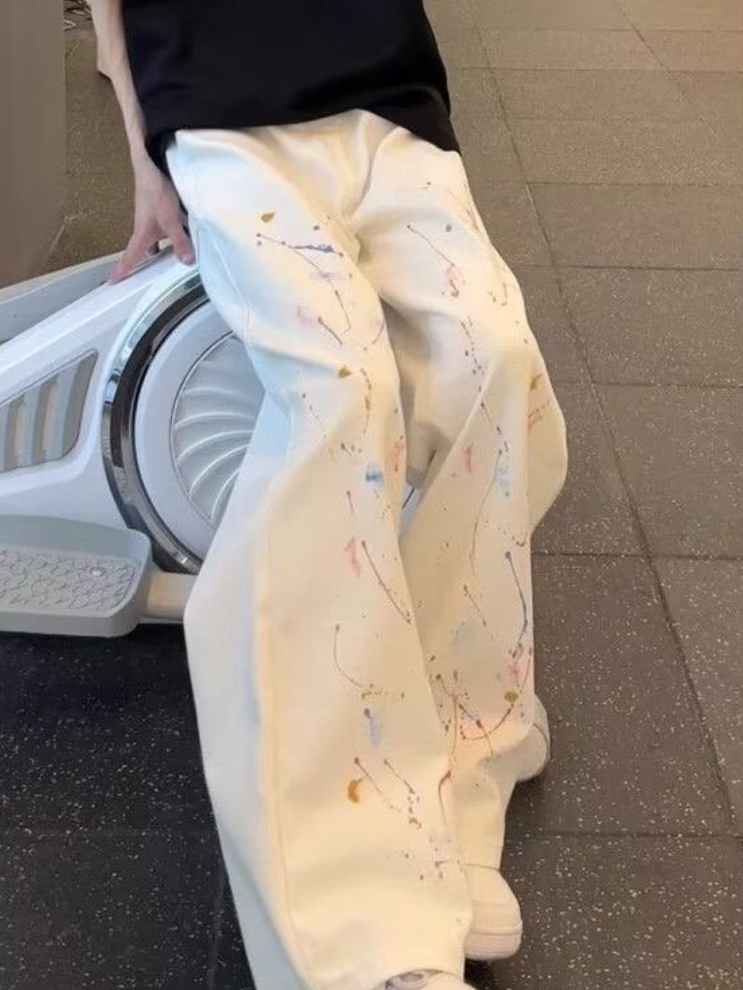 StyleCast Men Wide Leg Mid-Rise Paint Splatter Jeans