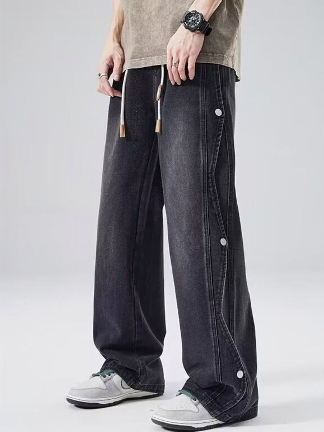 StyleCast Men Baggy Fit Mid-Rise Low Distress Light Fade Jeans