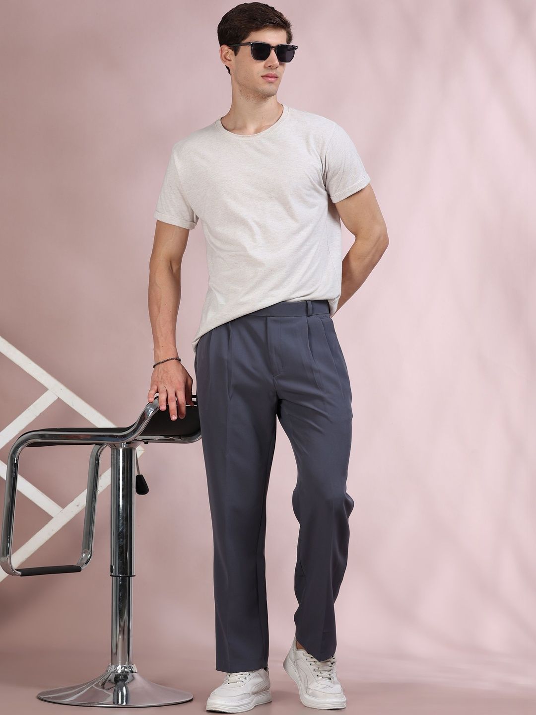 INVICTUS Men Pleated Trousers