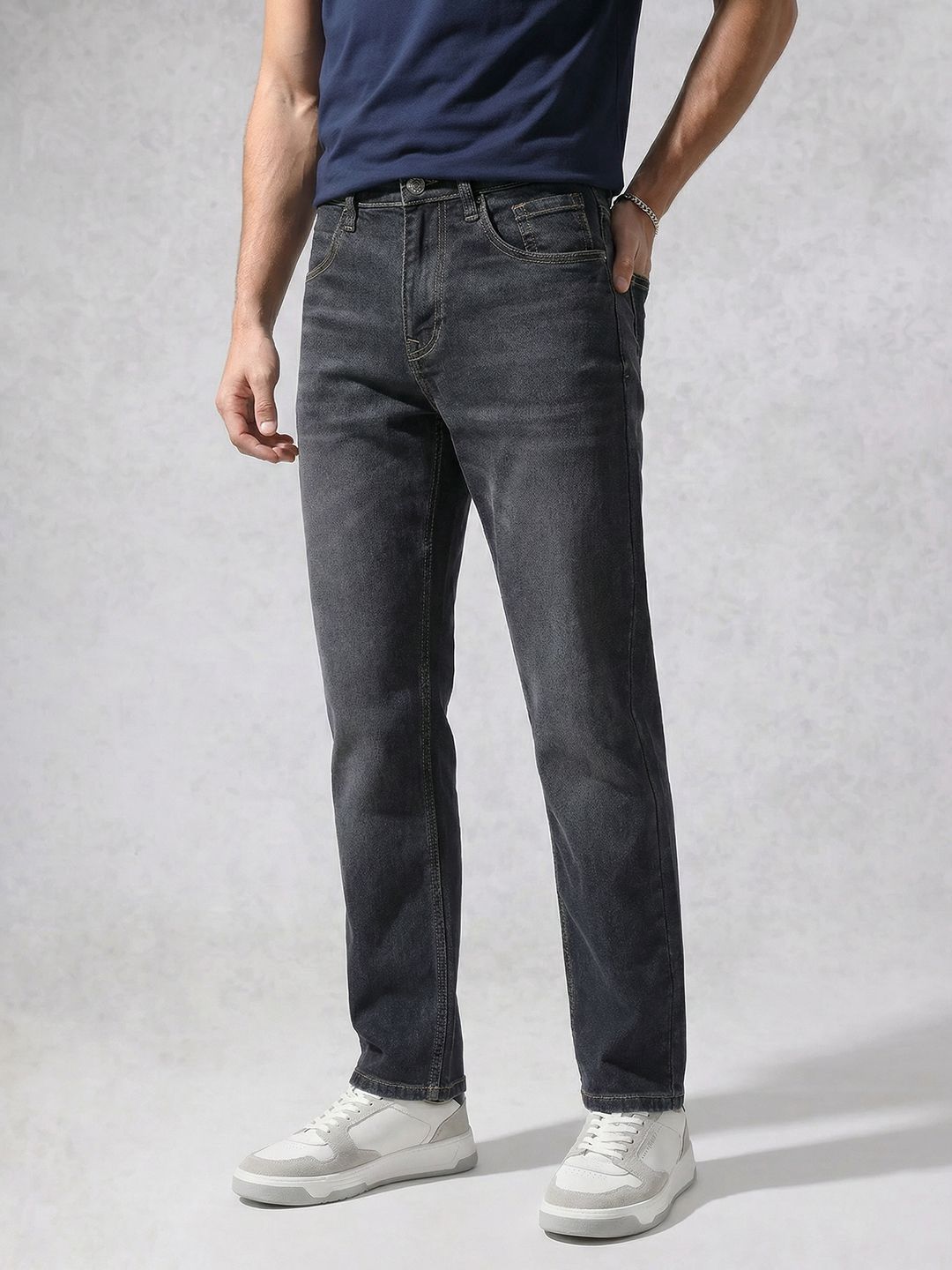 WROGN Men Slim Fit Mid-Rise Heavy Fade Stretchable Jeans