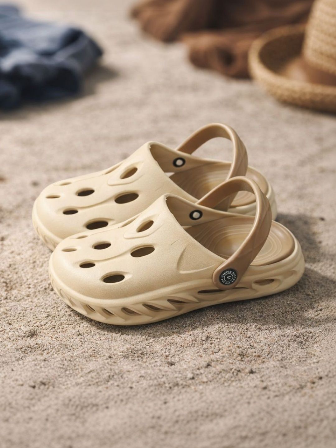 VINTEX Men Clogs