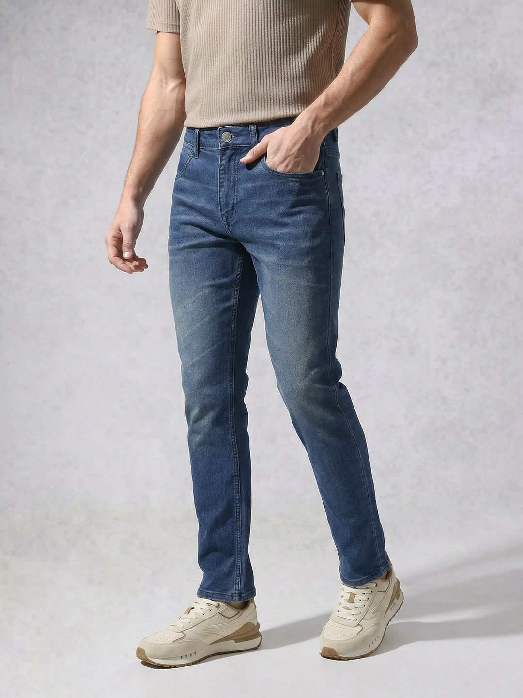WROGN Men Slim Fit Mid-Rise Heavy Fade Stretchable Jeans