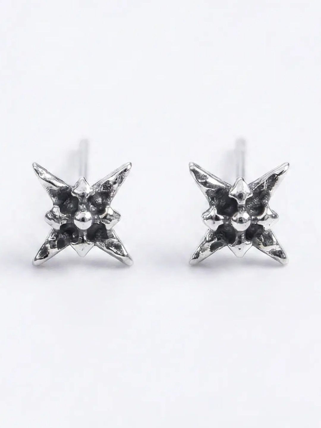 StyleCast x Revolte StyleCast x Revolte Men Copper-Plated Star Shaped Studs