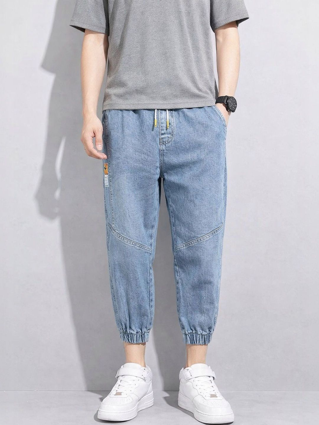 Suo Men Jogger Mid-Rise Light Fade Jeans