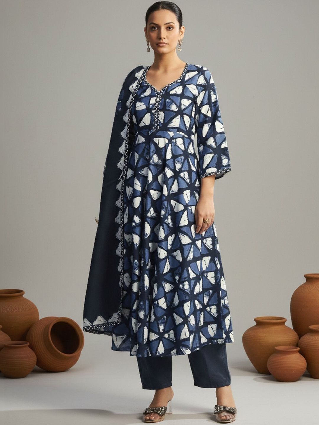 arangya Women Printed Empire Kurta with Trousers & With Dupatta