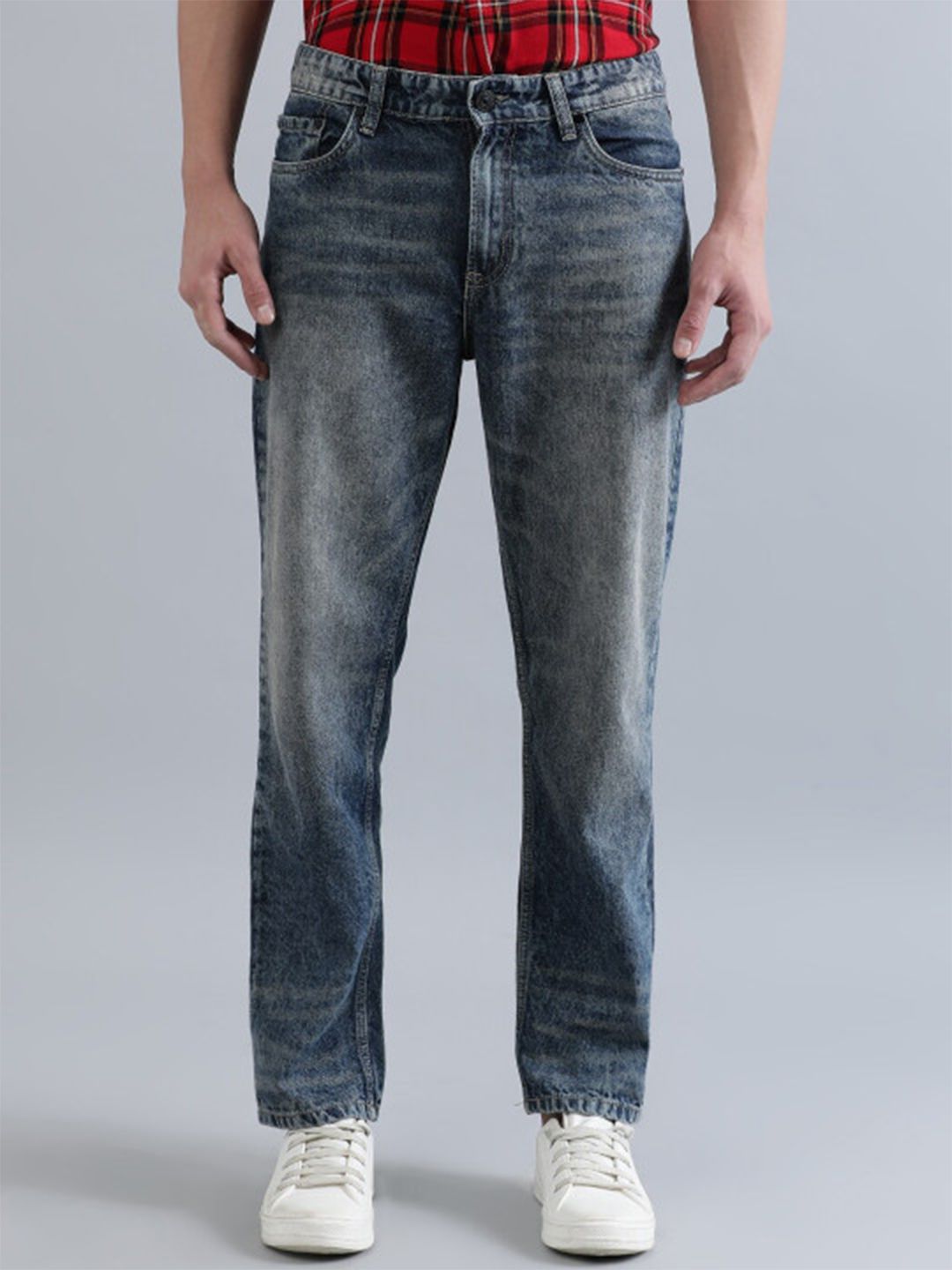 Bene Kleed Men Relaxed Fit Mid-Rise Light Fade Jeans