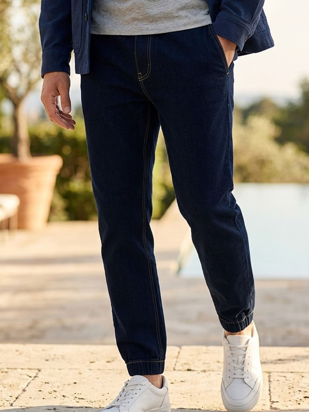 Urbano Plus Joggers Dark Blue Clean Look Washed Mid-Rise Regular Fit Stretchable Jeans