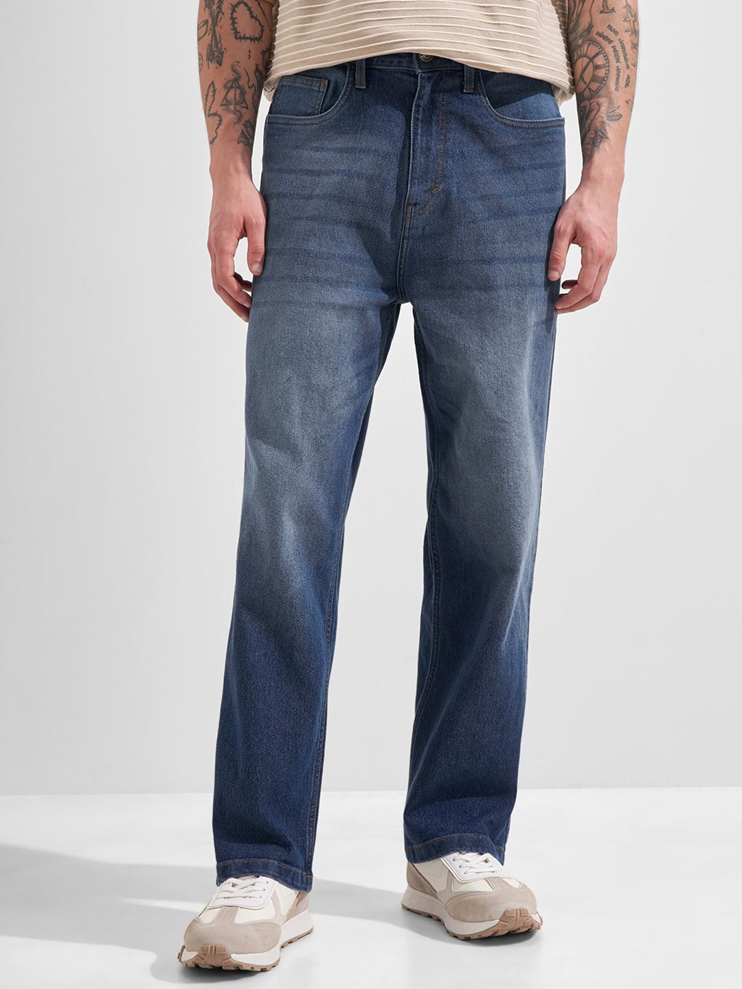 HIGHLANDER Men Loose Fit High Rise Mid Wash Jeans