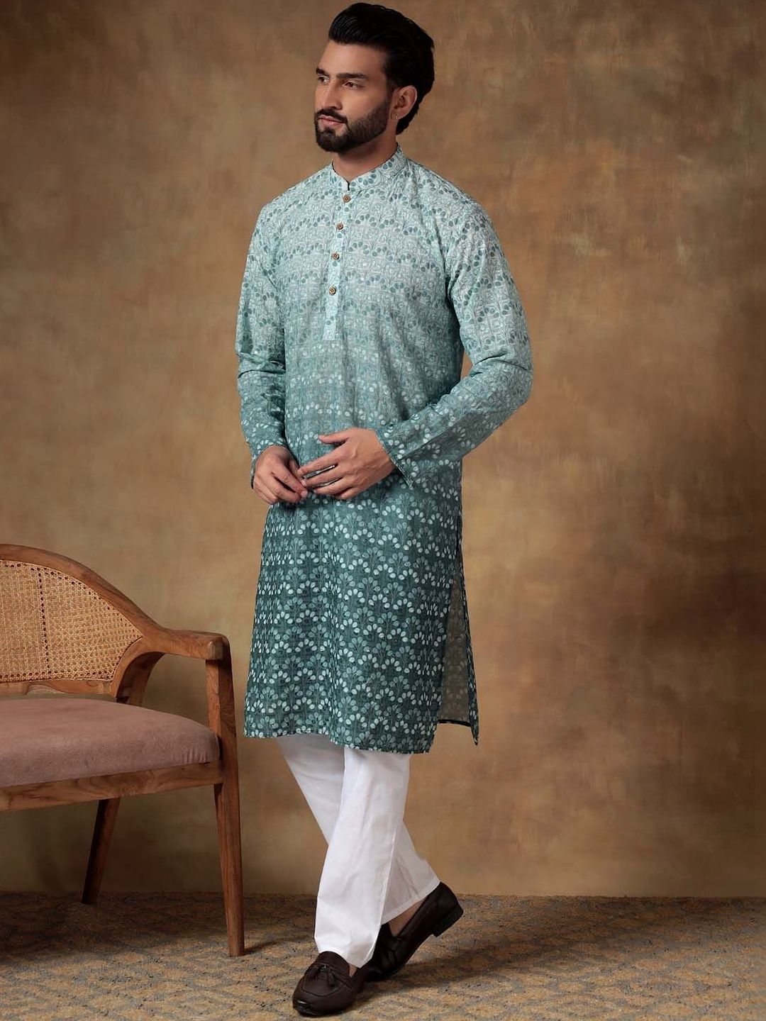 Excent Men Geometric Embroidered Sequinned Floral Kurta