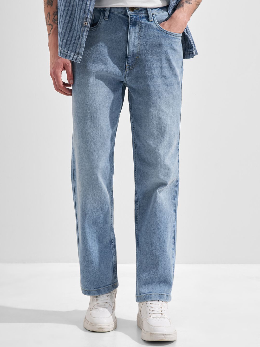 HIGHLANDER Men Regular Straight Mid Rise Light & Ice Jeans