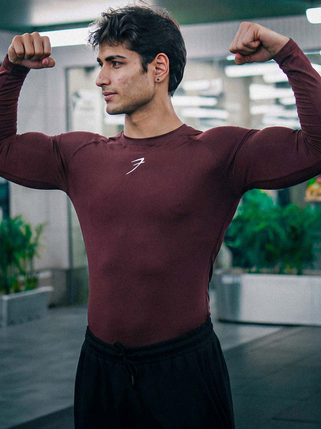 FUAARK Men Moisture-Wicking Raglan Sleeves Compression T-Shirt