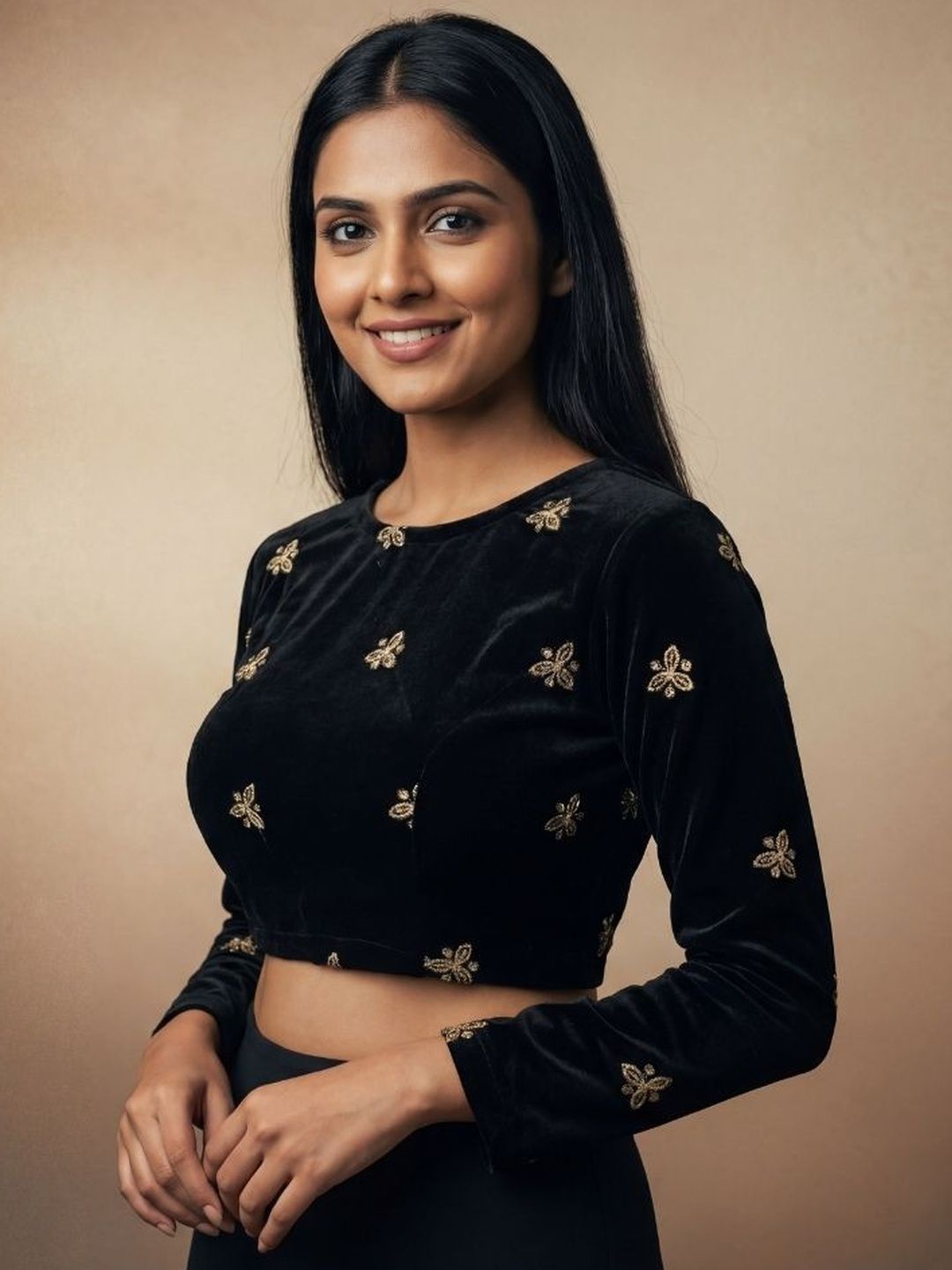 WIZULO TRENDZ WIZULO TRENDZ Velvet Embroidered Thread Work Saree Blouse
