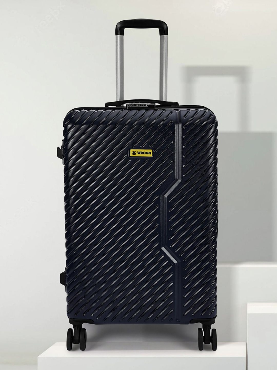 WROGN WROGN Flux Textured Hard Sided Large Trolley Suitcase 115 L