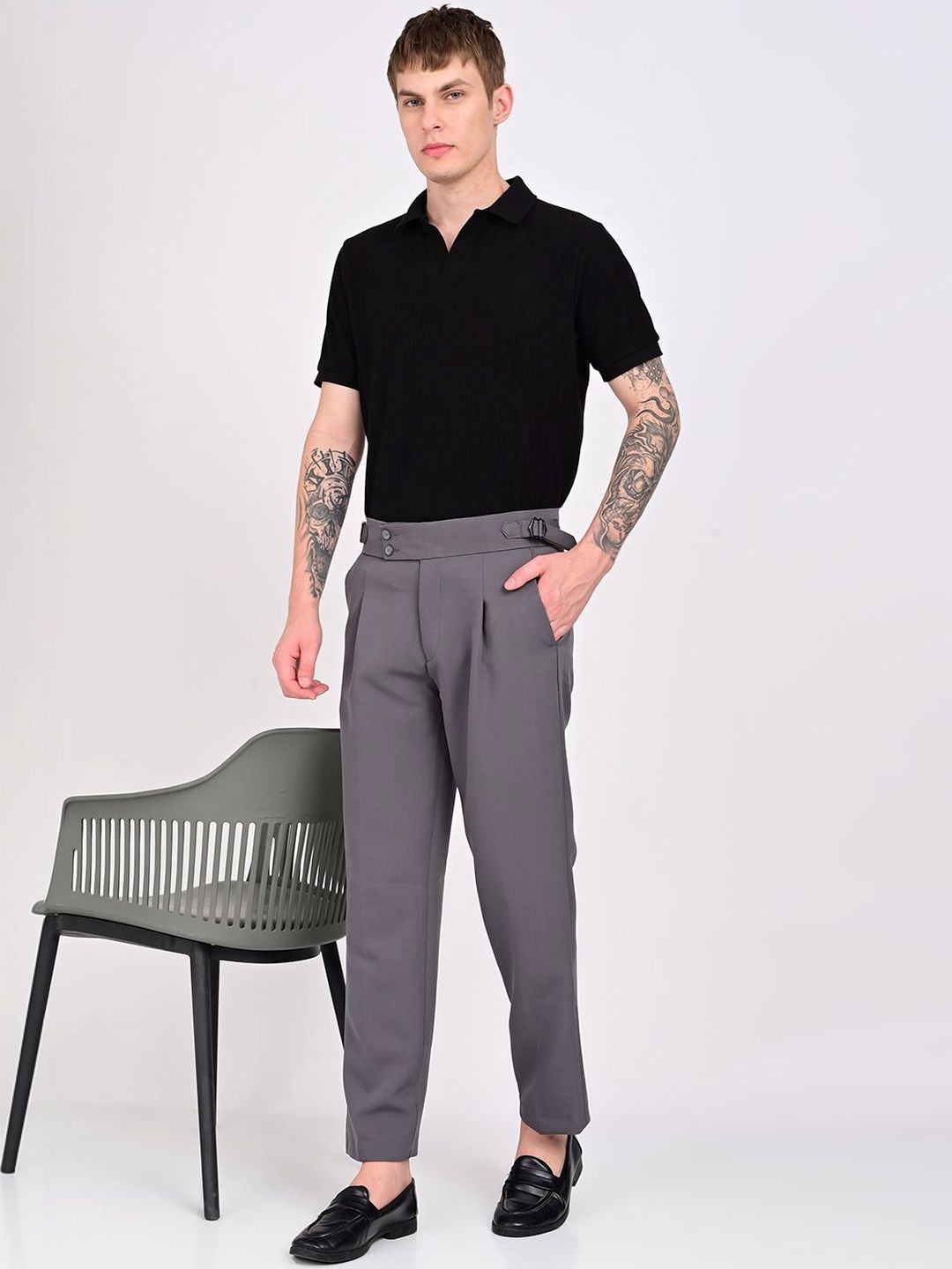 INVICTUS Men Pleated Trousers