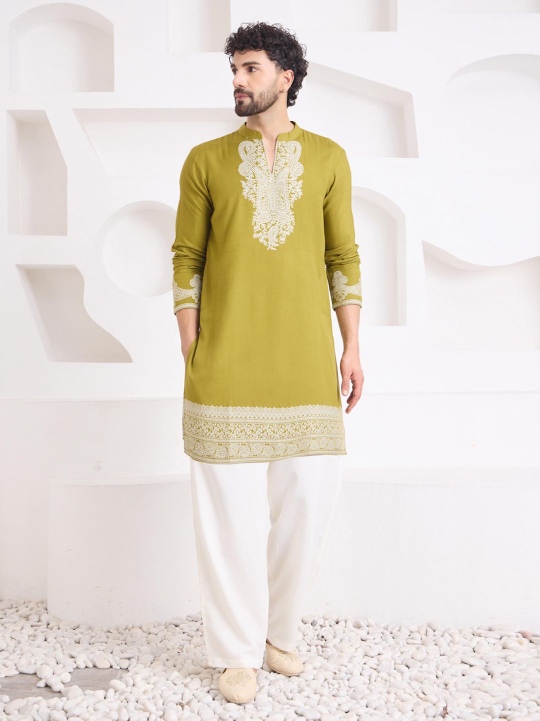 Men Kurta with Trousers SOURAGYA Men Paisley Detailing Jacquard Work Kurta With Trousers