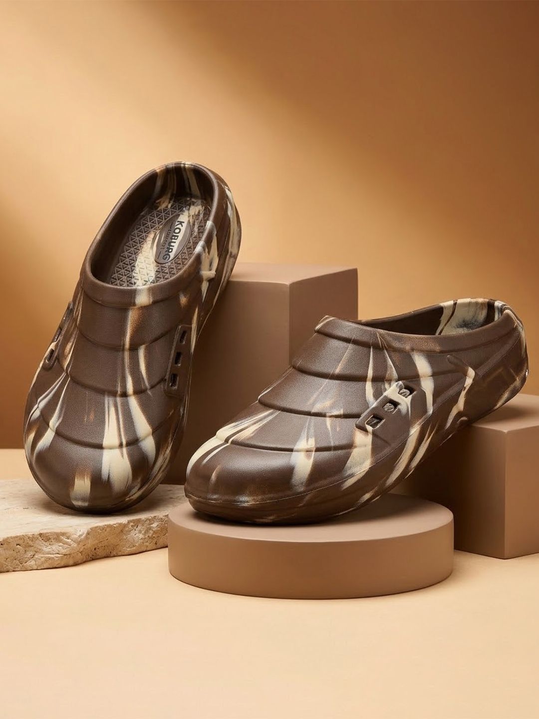 Koburg Men Printed Clogs