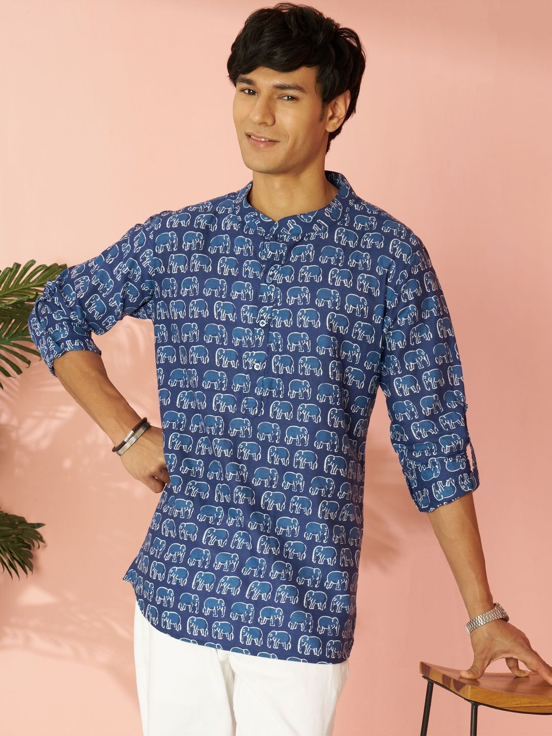 VASTRAMAY Men Blue Indigo Animal Print Cotton Short Kurta