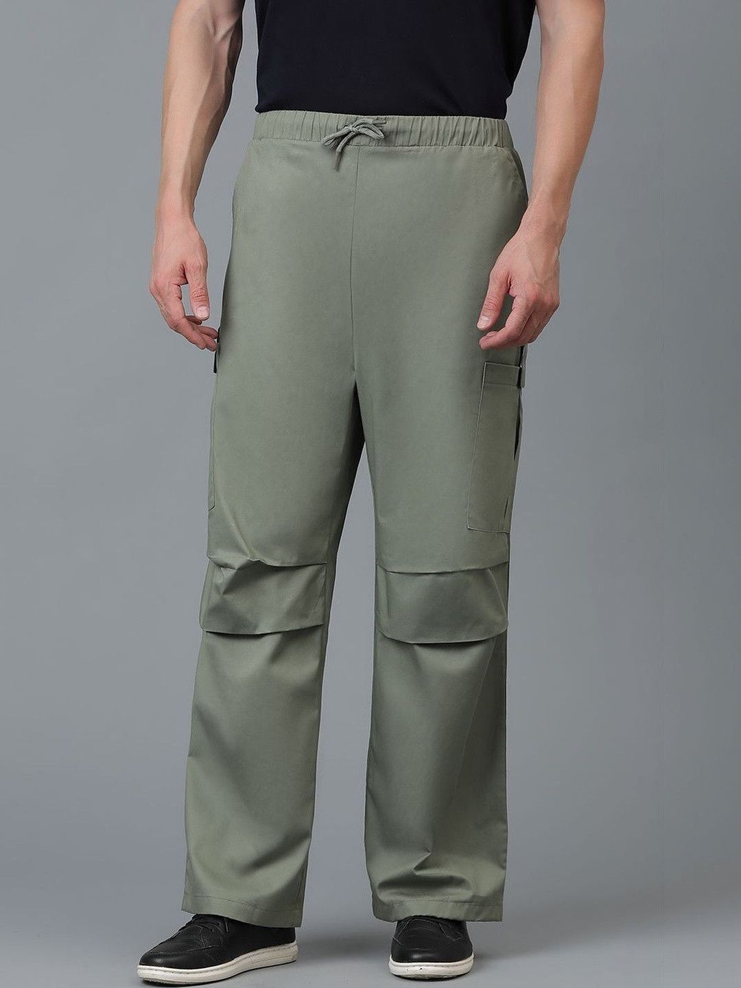 Stylecast X Kotty Men Low-Rise Cargos Trousers