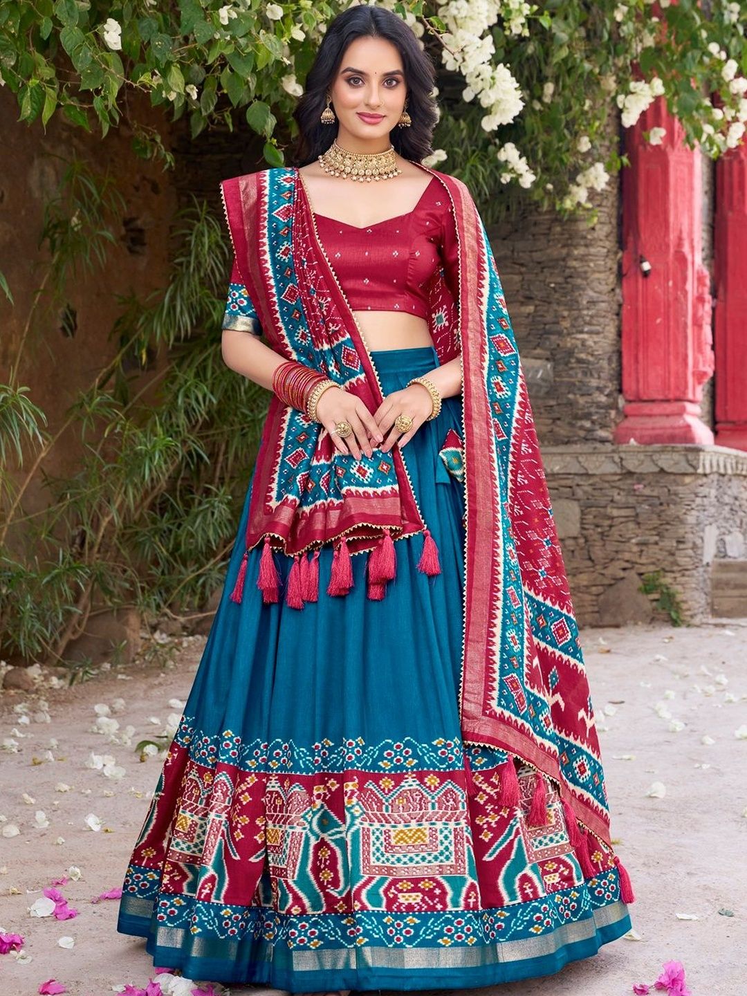 House of Pataudi Printed Boat Neck Flared Lehenga Choli