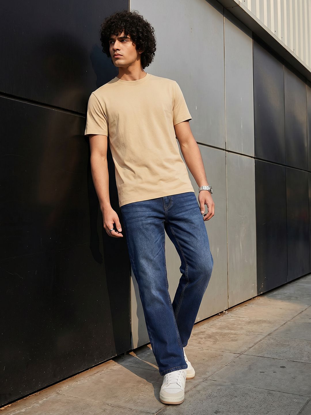 The Roadster Life Co. Men Straight Fit Mid-Rise Light Fade Stretchable Jeans